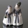 To Amagerpiger, Royal Copenhagen figur nr. 1021098