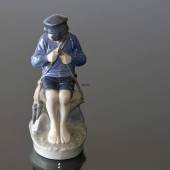 Hyrdedreng, Royal Copenhagen figur nr. 905