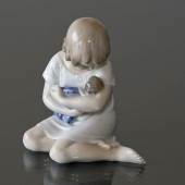 Pige med dukke, Royal Copenhagen figur nr. 1938