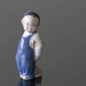Dreng med kost, Royal Copenhagen figur nr. 3250