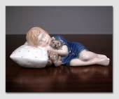 Else sover, Pige liggende med bamse, Royal Copenhagen figur
