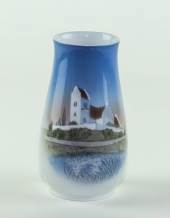 Vase med Kirke, produceret af Bing & Gr�ndahl