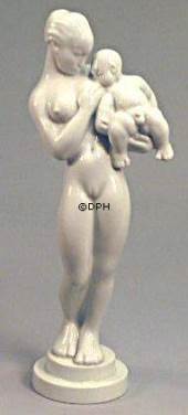Suttende unge, Kvinde med barn, Bing & Grøndahl figur nr. 111
