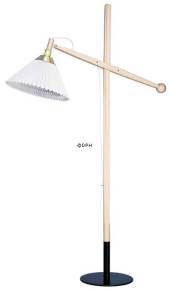 Le Klint 325 Reading lamp made of beechwood