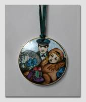 1992 Royal Copenahgen Ornament, Den Kære Familie