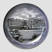 Pharmacy plate, Danmark's Farmaceutiske Hoejskole 1942, produced by Royal Copenhagen