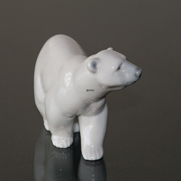Bear figurines like polar bears and brown bears for sale. Buy your