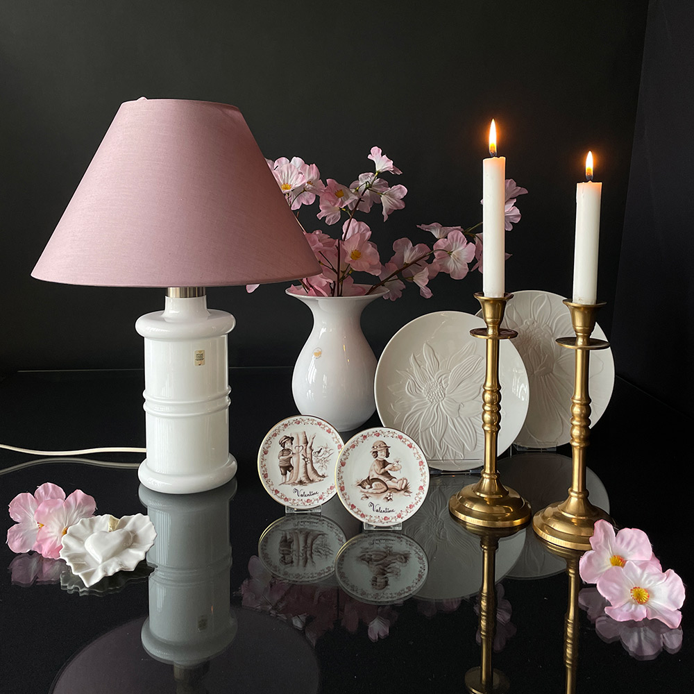 Holmegaard lamp with pink slanted lampshade