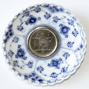 Blue Fluted, Full Lace, Candle ring with coin 2 Krone Christian X 1870-1930 | Year 1930 | No. 1-1009-3 | DPH Trading