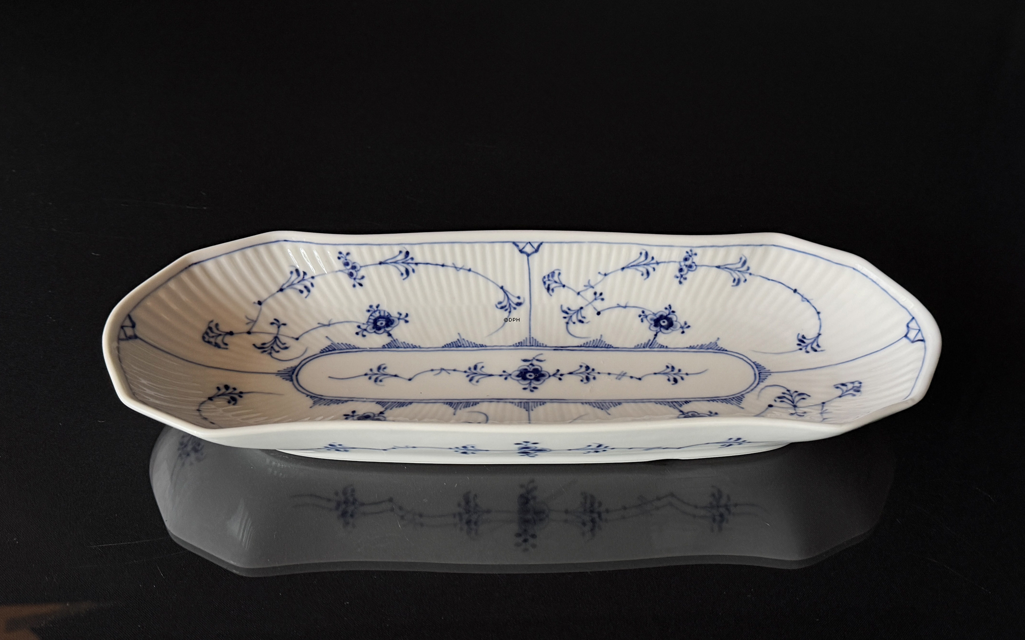 Royal Copenhagen Blue Fluted Plain oval serving dish, 37 cm, no. 1/297