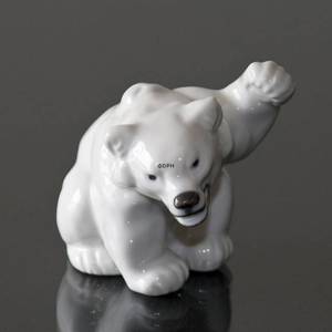 White Polar Bear Cub fist high figurine, Royal Copenhagen no. 21433 | No. 1003233 | Alt. R21433 | DPH Trading