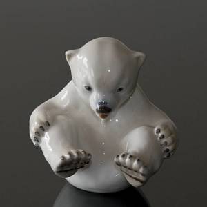 Polar Bear Cub sitting playfully, Bing & Grondahl figurine no. 2536 | No. 1020536 | Alt. B2536 | DPH Trading