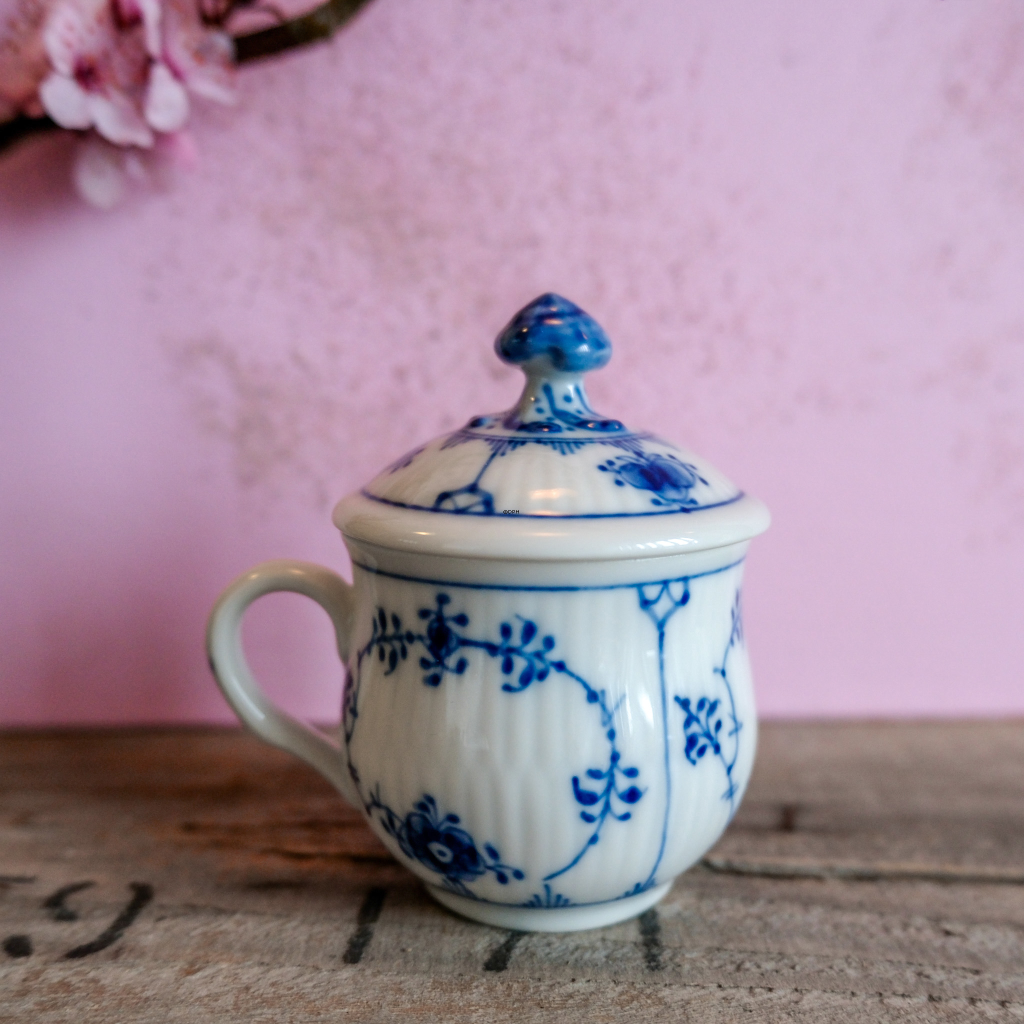 Blue Fluted, Plain, Mustard Pot with Cover no. 1/2364 or 198, Royal Copenhagen