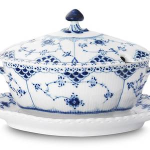 Blue Fluted, Full Lace, Sauce Boat with cover on fixed stand, capacity 40 cl., Royal Copenhagen | No. 1103169 | Alt. 1-1106 | DPH Trading