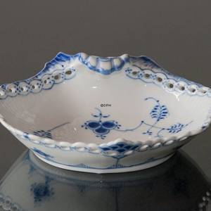 Blue Fluted, Full Lace, oval Pickle Dish, Royal Copenhagen | No. 1103347 | Alt. 1-1074 | DPH Trading