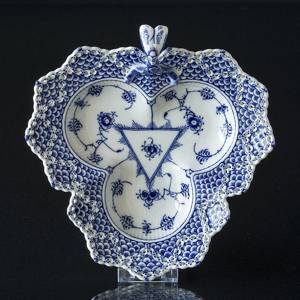 Blue Fluted, Full Lace, Pickle Dish, Tripolite with double lace, Royal Copenhagen 25cm | No. 1103354 | Alt. 1-1077 | DPH Trading