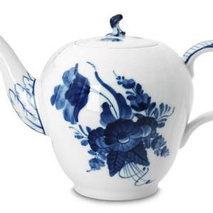 Blue Flower, Curved, Teapot, capacity 100 cl., Royal Copenhagen | No. 1106141 | Alt. 10-1788 | DPH Trading