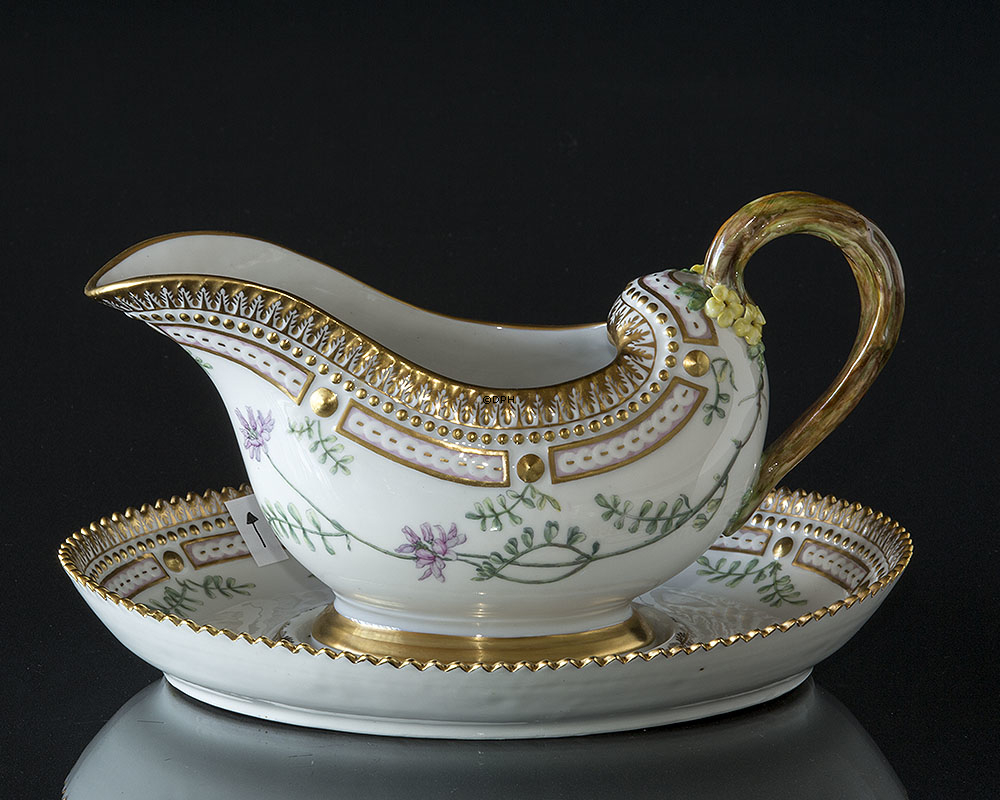 Flora Danica sauce boat on stand, capacity 35 cl, Royal Copenhagen