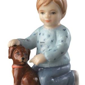 Boy sitting with dog, mini figurine Royal Copenhagen | No. 1249125 | DPH Trading