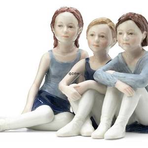 Three ballarinas sitting, Ballerina, Royal Copenhagen figurine | No. 1249136 | DPH Trading