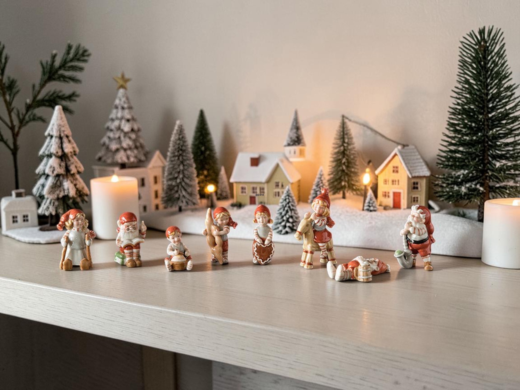 Royal Copenhagen Santa figurine no. 177 with honey heart