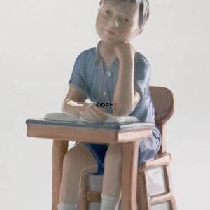 Boy goes to school, Royal Copenhagen figurine | No. 1249409 | DPH Trading