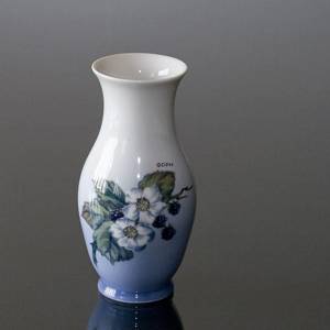 Vase with Blackberry, Royal Copenhagen No. 288-2289 | No. 1288757 | Alt. R288-2289 | DPH Trading