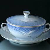Seagull Service with gold bouillon cup, capacity 3 dl., Bing & Grondahl - R...
