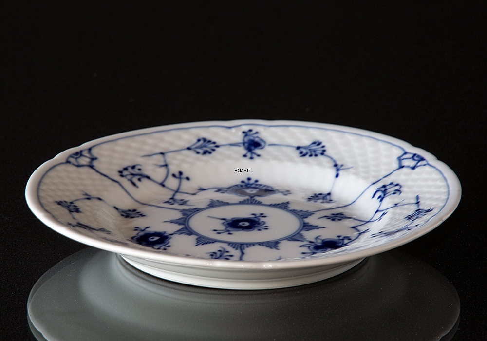 Blue traditional flat plate 17.5 cm, Blue Fluted Bing & Grondahl no. 618