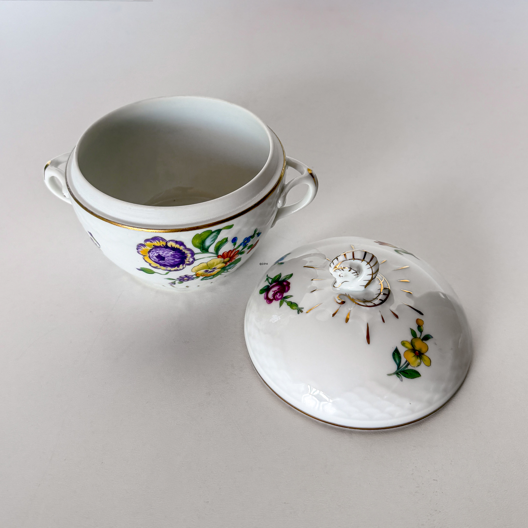 Bing & Grondahl Saxon Flower sugar bowl