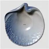 Dahl Jensen, Ashtray cockle shaped, produced by Bing & GrondahlProducer : Bing & GrøndahlItem no.: BNR1028Diameter: 17cm