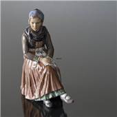 Title :Woman sitting in National Costume, figurine Dahl Jensen
Producer : Dahl Jensen
Item no.: DJ1110 - Alt. Item no.: DJ11100
Height: 23 cm
