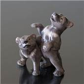 Title :Bear cubs, Dahl Jensen
Producer : Dahl Jensen
Item no.: DJ1344
Height: 14 cm

