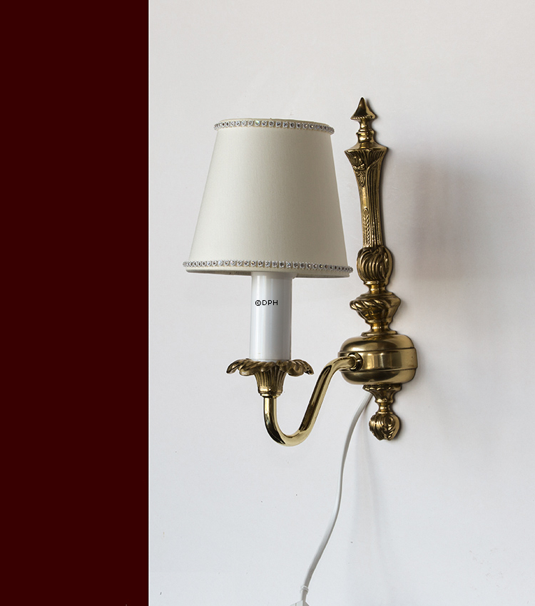 "King Light" bracked lamp bronze with 1 branch, ornaments