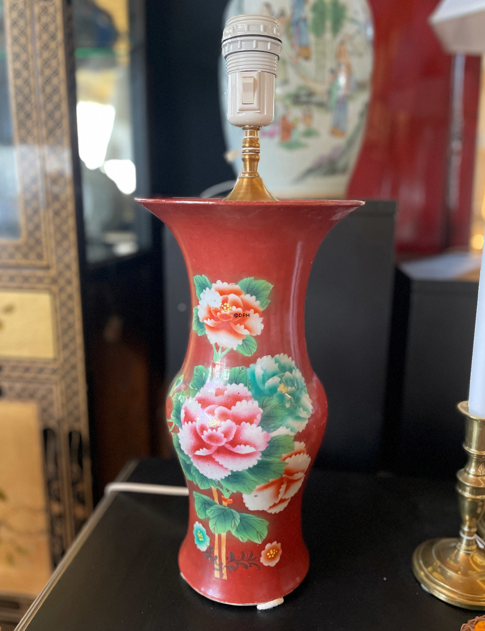 Chinese antique table lamp