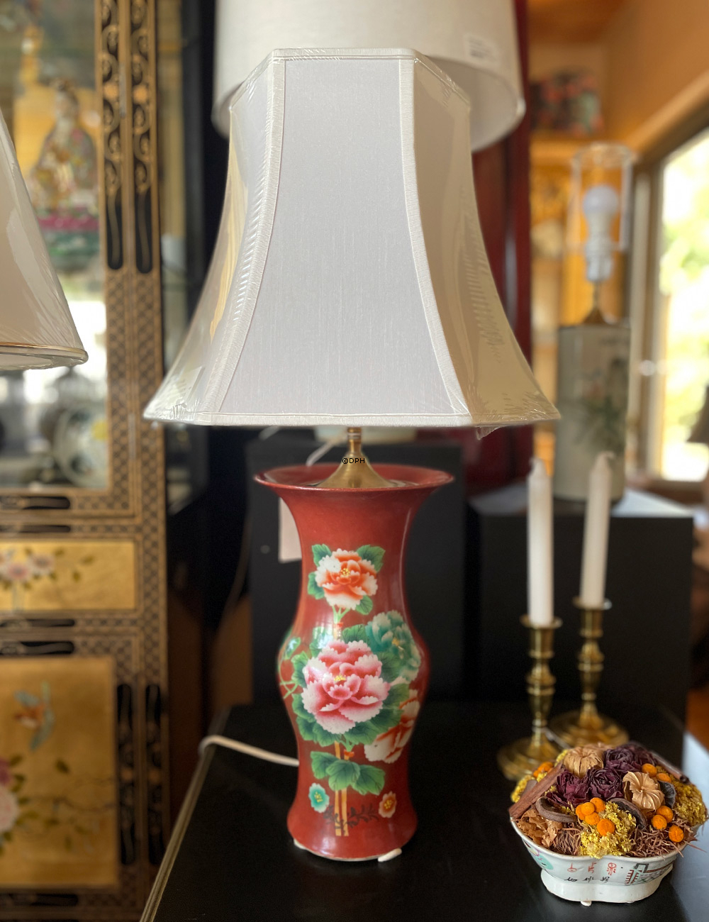 Chinese antique table lamp