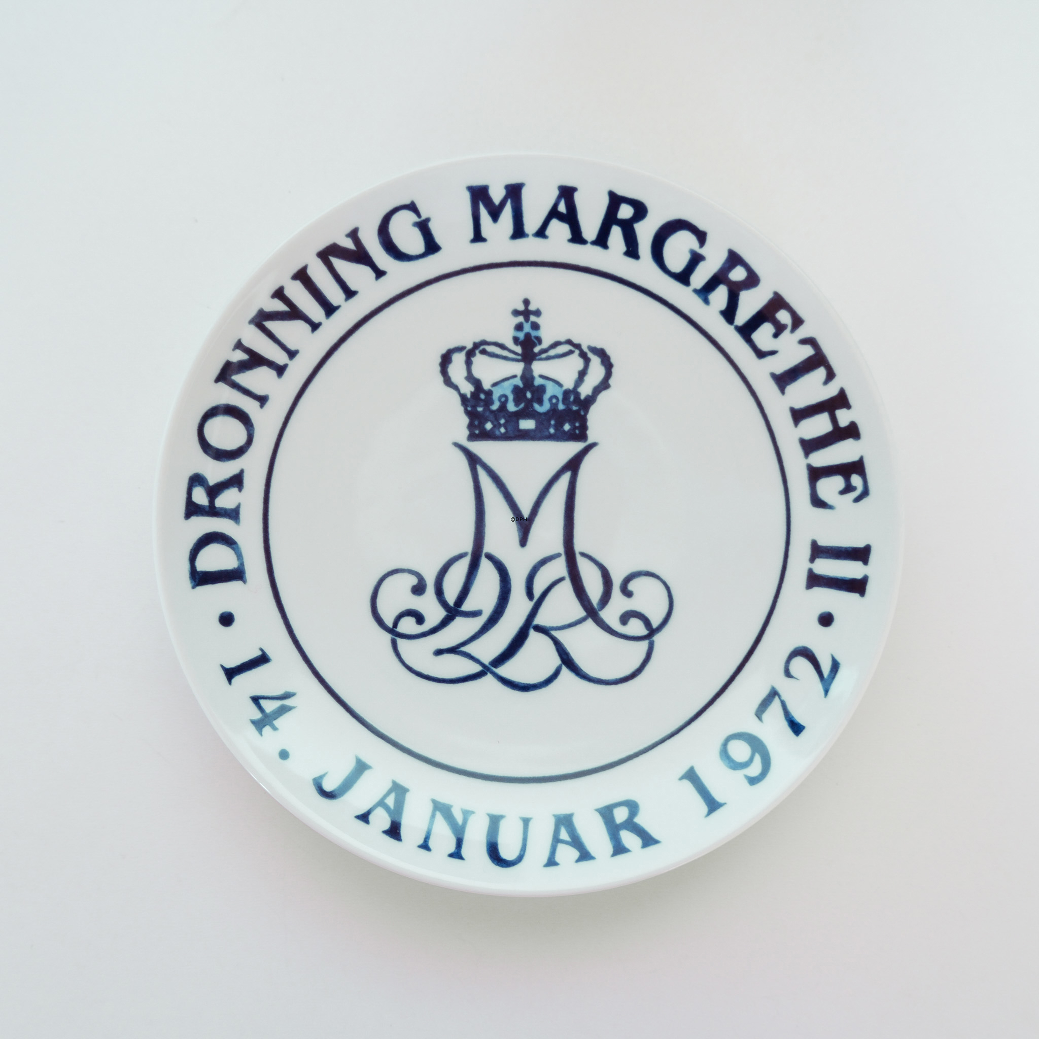 Royal Copenhagen Coronation plates, set, issued on the occasion of the succession to the throne in 2024