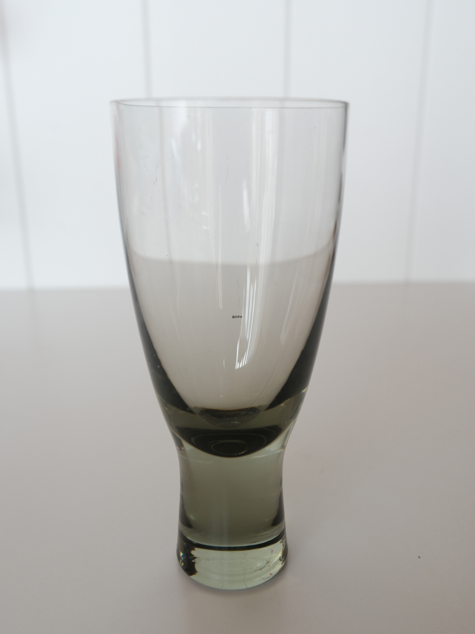 Holmegaard Canada Smoke red wine glass
