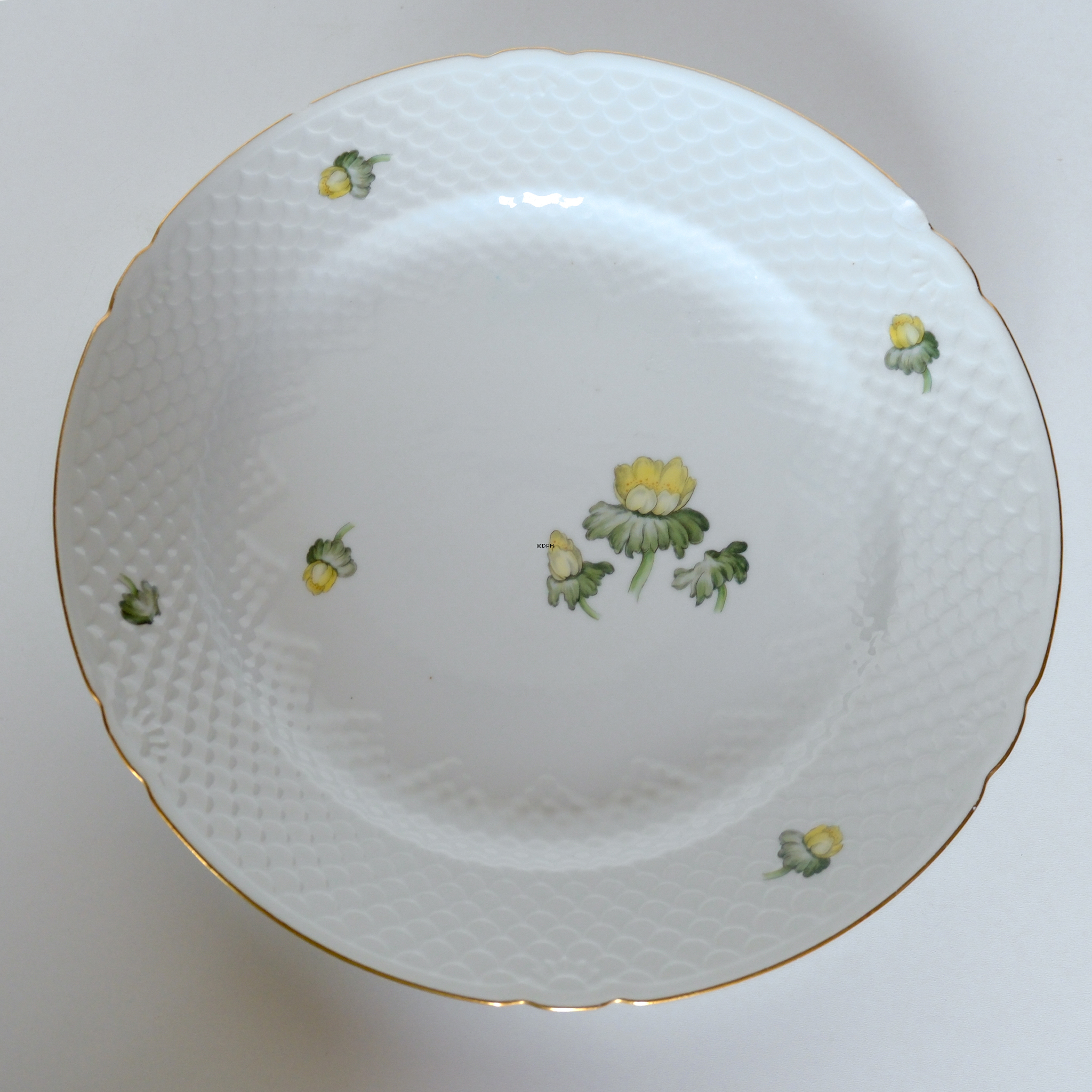 Bing & Grøndahl Winter Aconite Large Round dish 32cm no. 20