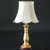 Chinese pillar-lamp with gold-check pattern
