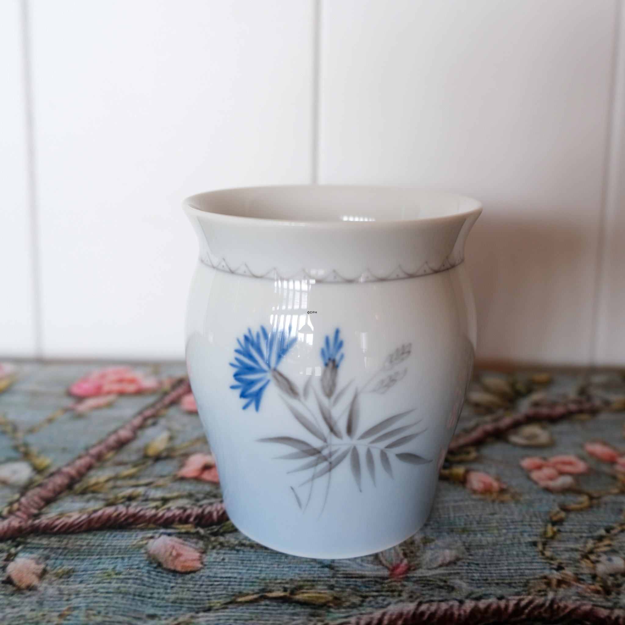 Demeter tableware small vase no. 219 or 676