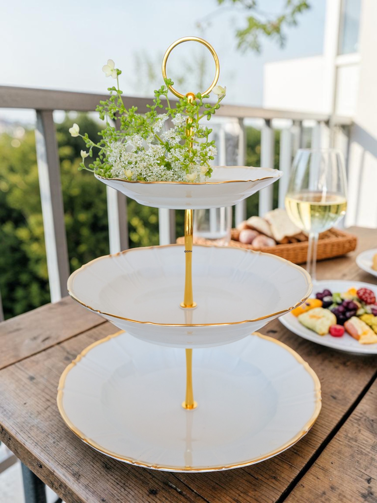Offenbach 3-tier cake stand with deep plates