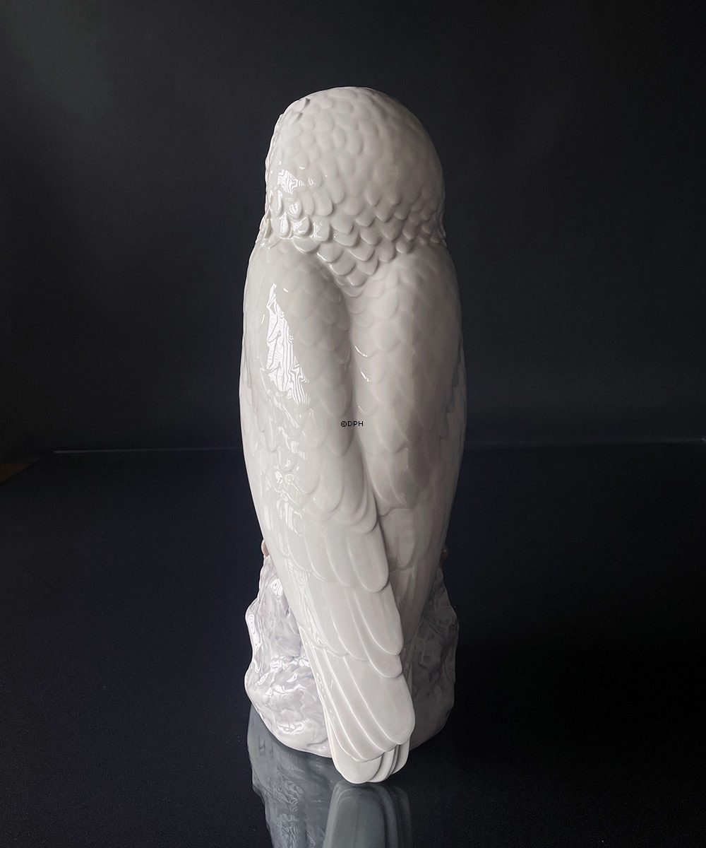 Snow owl, Bing & Grondahl bird figurine no. 1500 (Note: with grinding on the back, see pictures)
