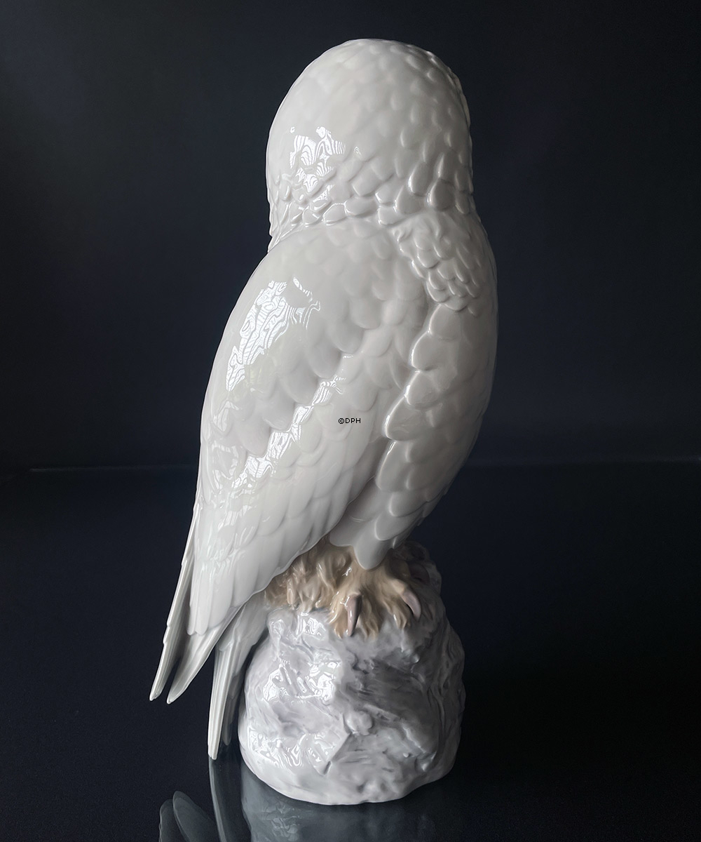 Snow owl, Bing & Grondahl bird figurine no. 1500 (Note: with grinding on the back, see pictures)