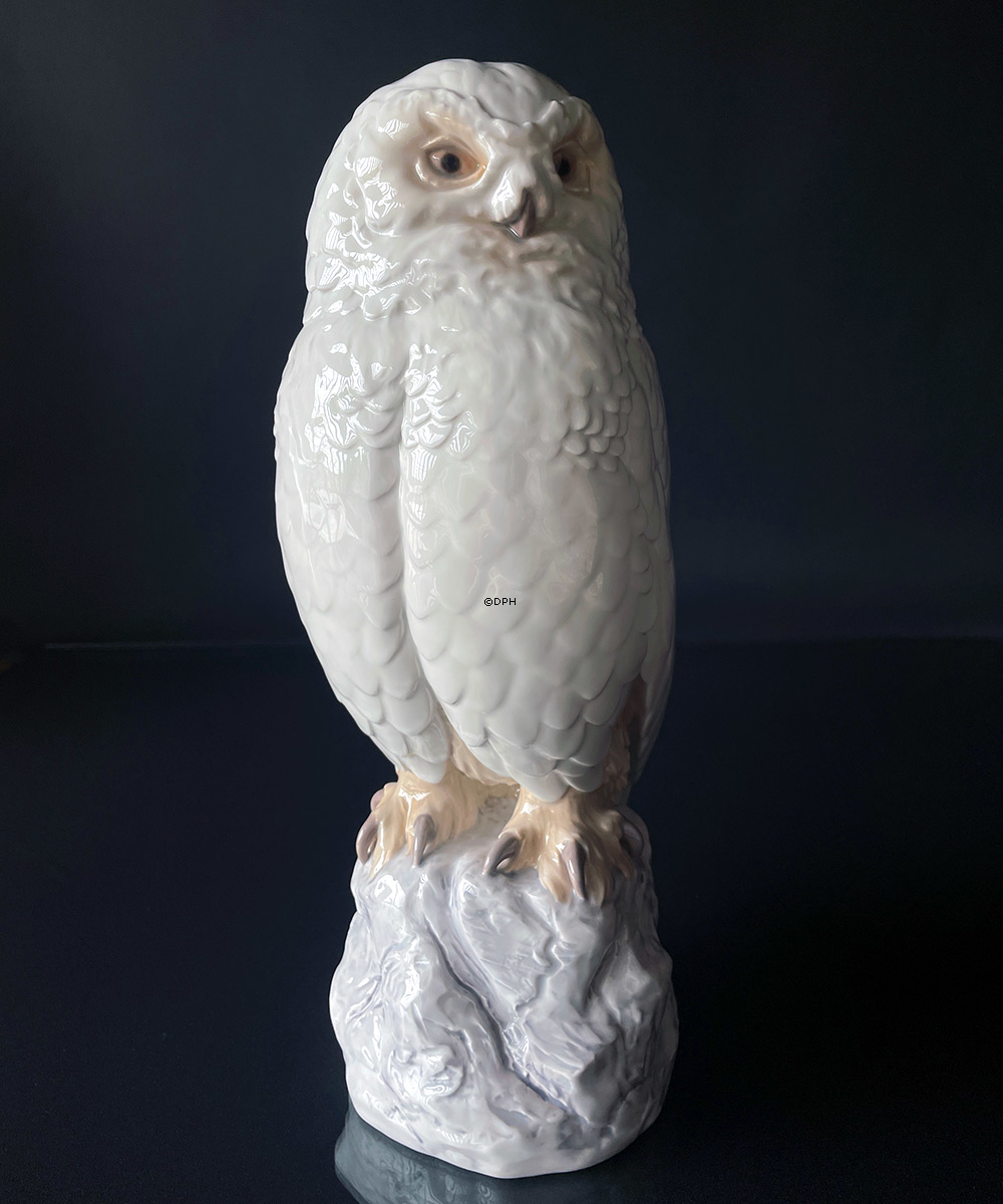 Snow owl, Bing & Grondahl bird figurine no. 1500 (Note: with grinding on the back, see pictures)