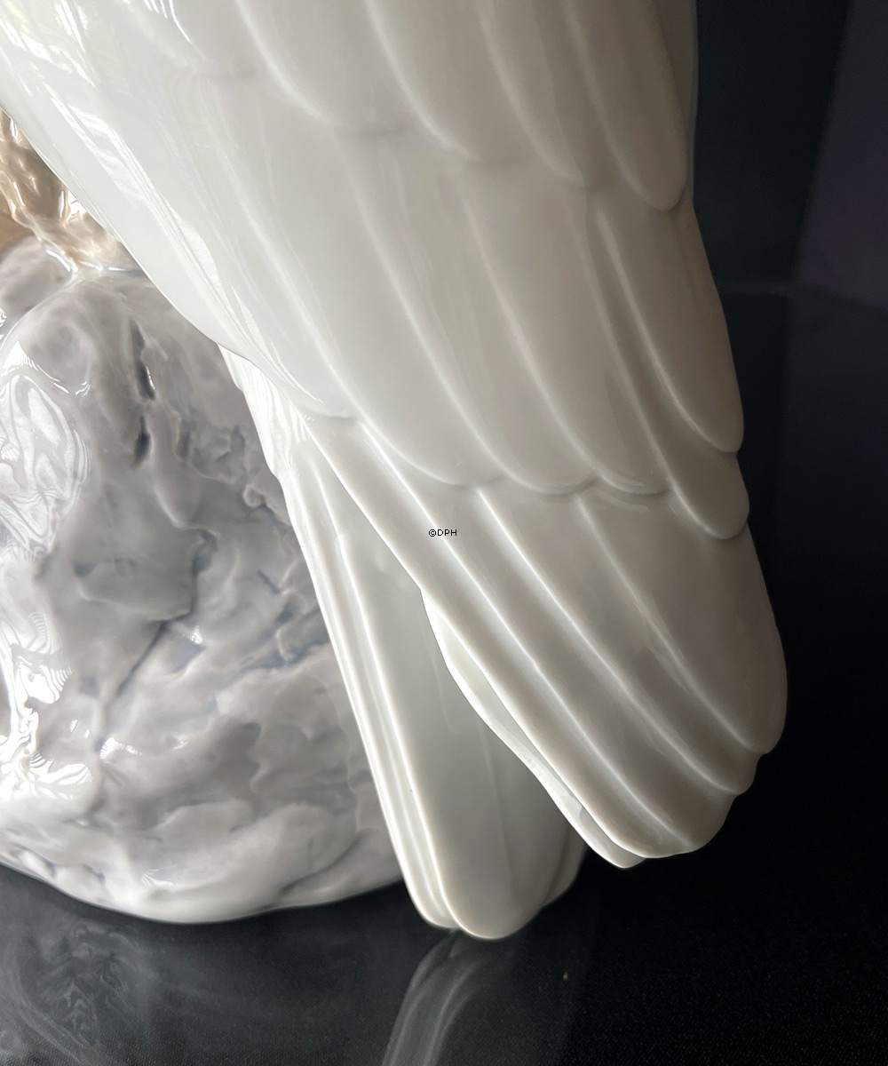 Snow owl, Bing & Grondahl bird figurine no. 1500 (Note: with grinding on the back, see pictures)