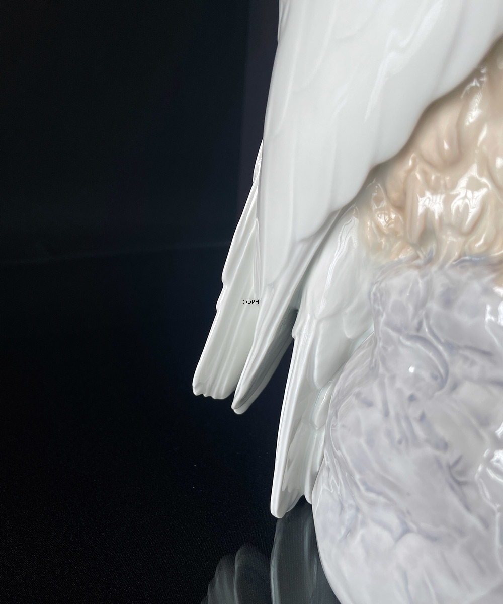 Snow owl, Bing & Grondahl bird figurine no. 1500 (Note: with grinding on the back, see pictures)