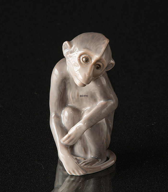 Little sitting monkey, Bing & Grondahl figurine No. 1667