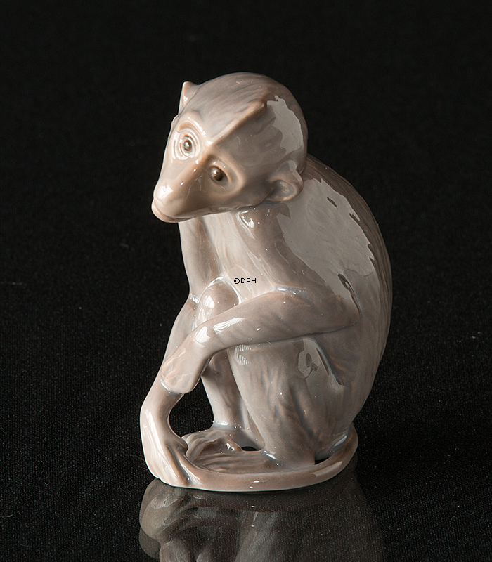Little sitting monkey, Bing & Grondahl figurine No. 1667