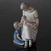Mother with 2 children, Bing & Grondahl figurine